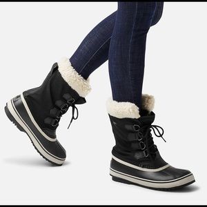 NWT Sorel Winter Carnival Boots (NEW IN BOX)